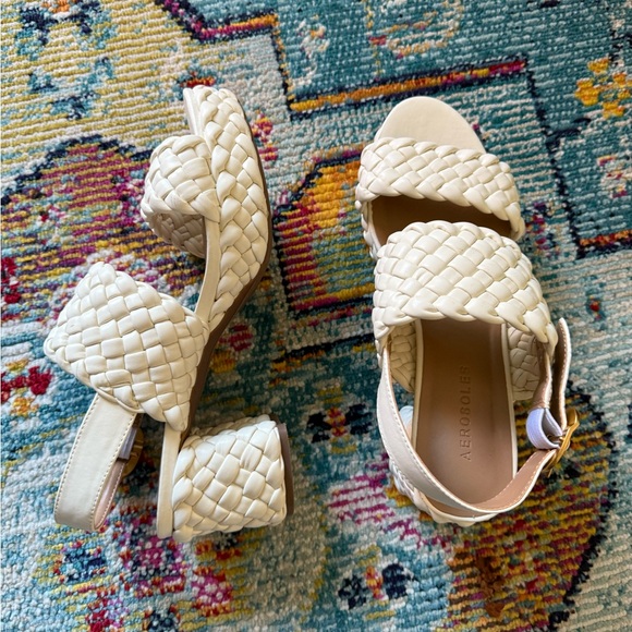 Aerosoles Camera Women’s White Sandals - Picture 2 of 12